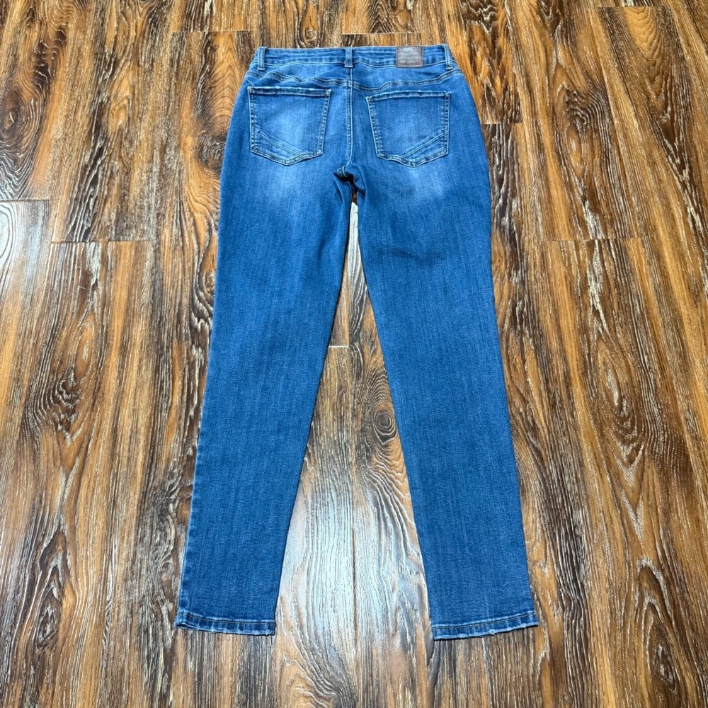 Maurices‎ Womens Medium Wash Skinny Jeans Mid Rise Stretch Size 6 Blue Denim 30